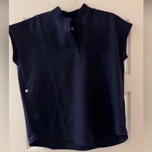 NEVER worn FIGS Rafaela oversized scrub top in navy. Size XS